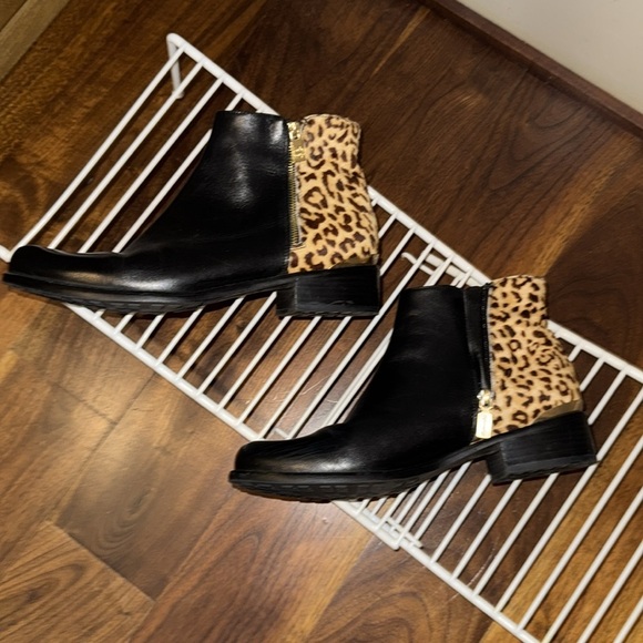 WOMANS BLONDO BLACK LEATHER AND LEOPARD BOOTIES SHORT BOOTS 10 M - Picture 10 of 12